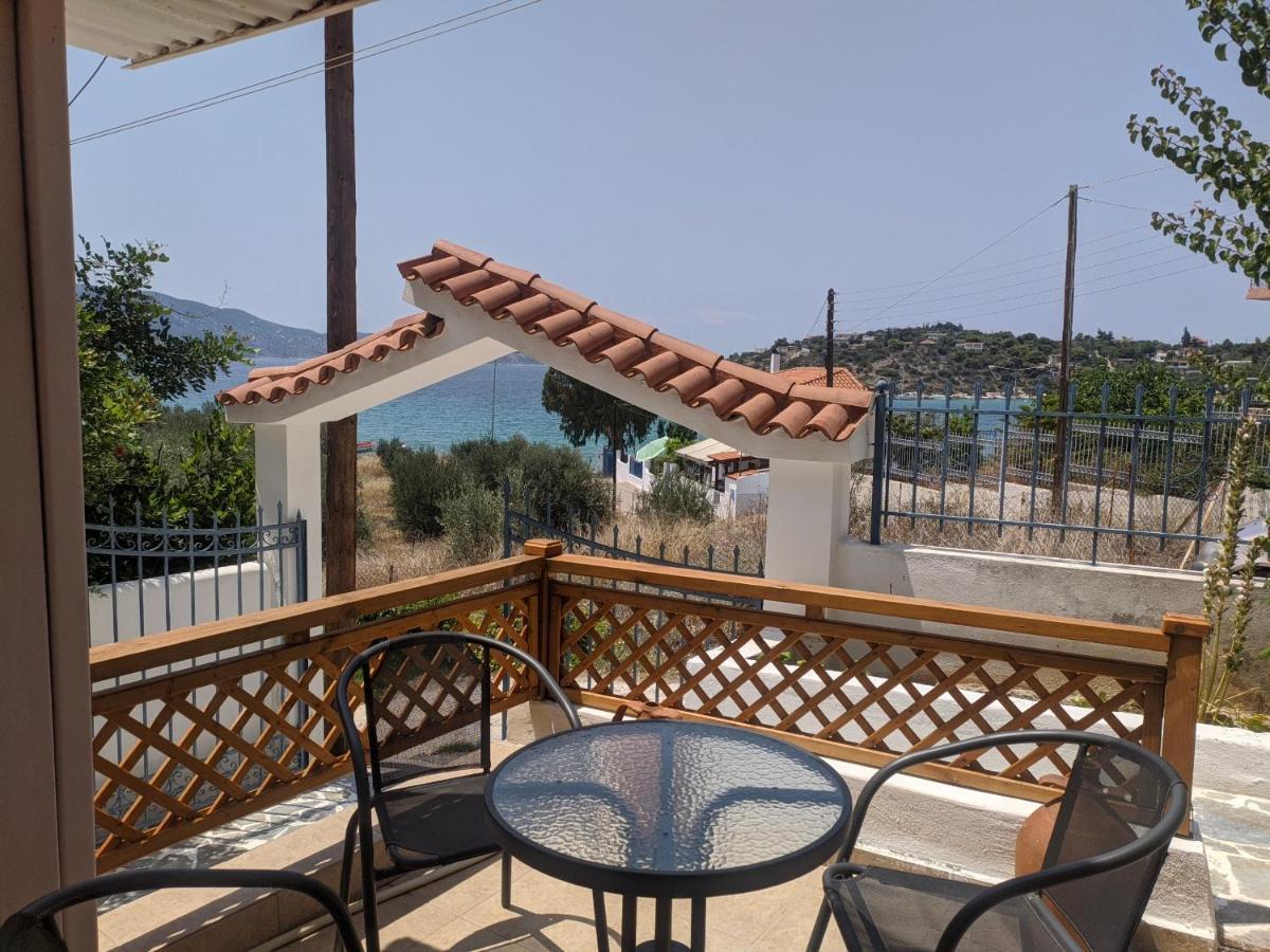 Iliakti Relaxing Seaside Villa Саламис Екстериор снимка
