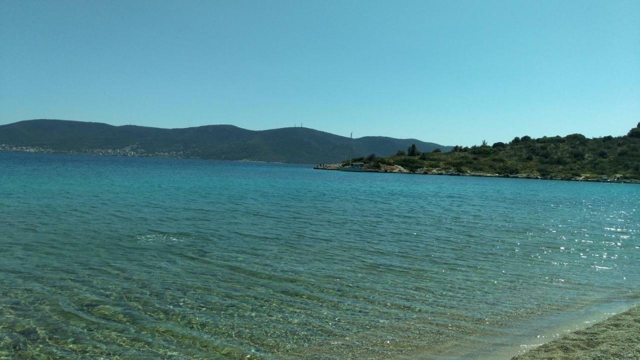 Iliakti Relaxing Seaside Villa Саламис Екстериор снимка